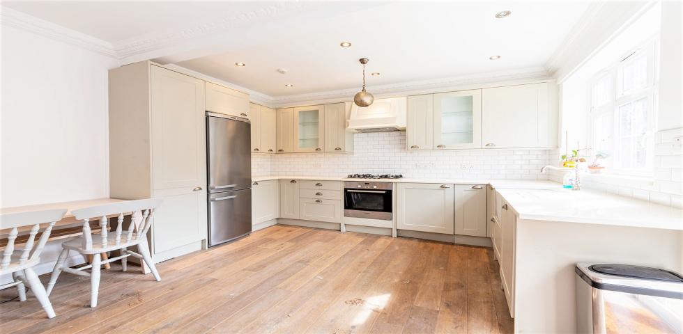 			4 Bedroom, 2 bath, 1 reception Semi-Detached House			 Milverton Road, Brondesbury